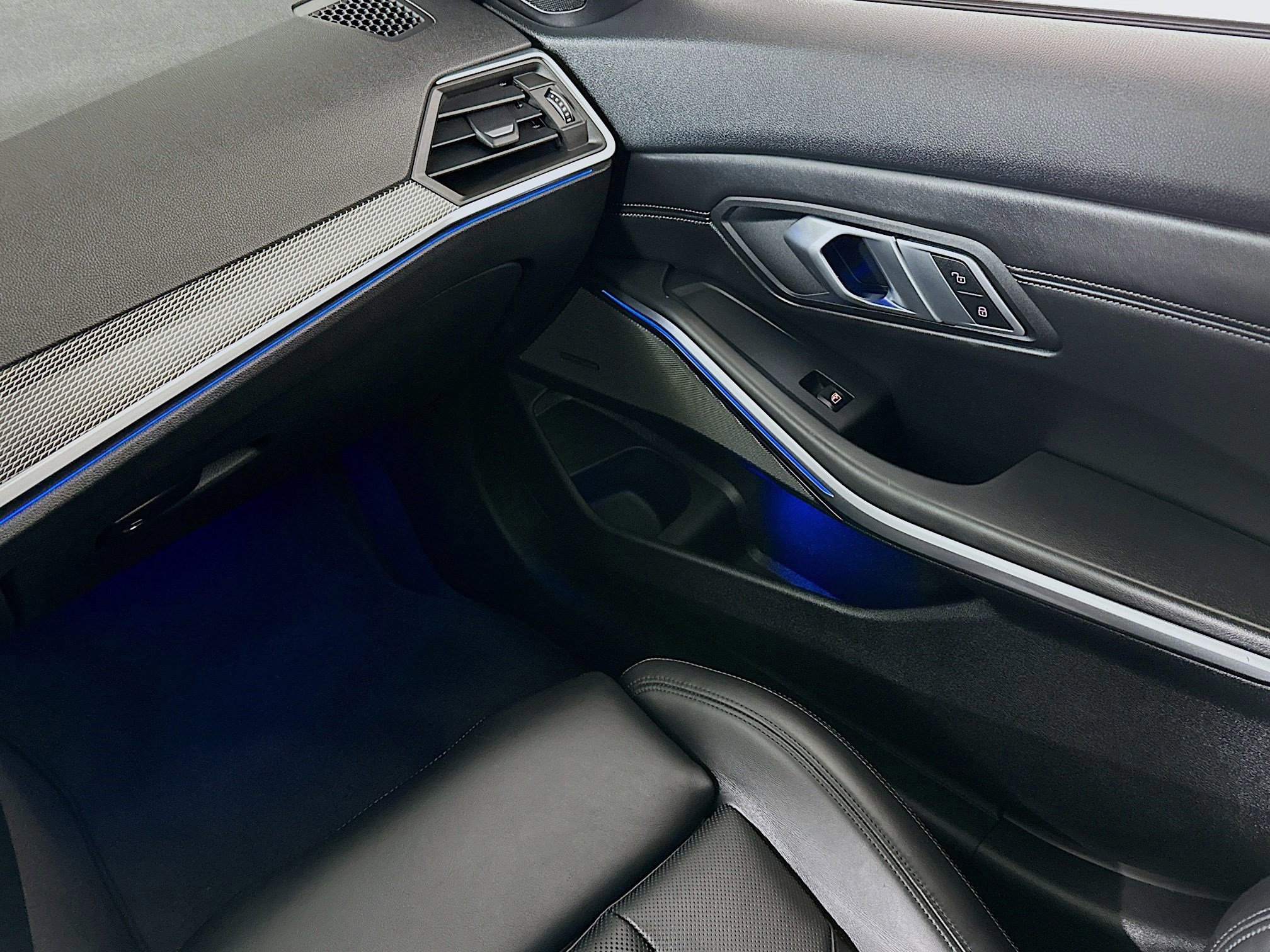 Used 2022 BMW M3 Competition w/ M Carbon Exterior Package image 21