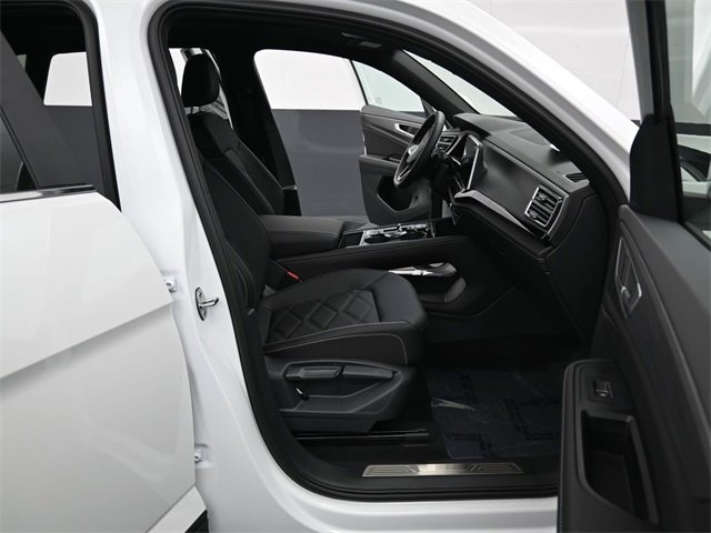 New 2026 Volkswagen Atlas Cross Sport SE image 14