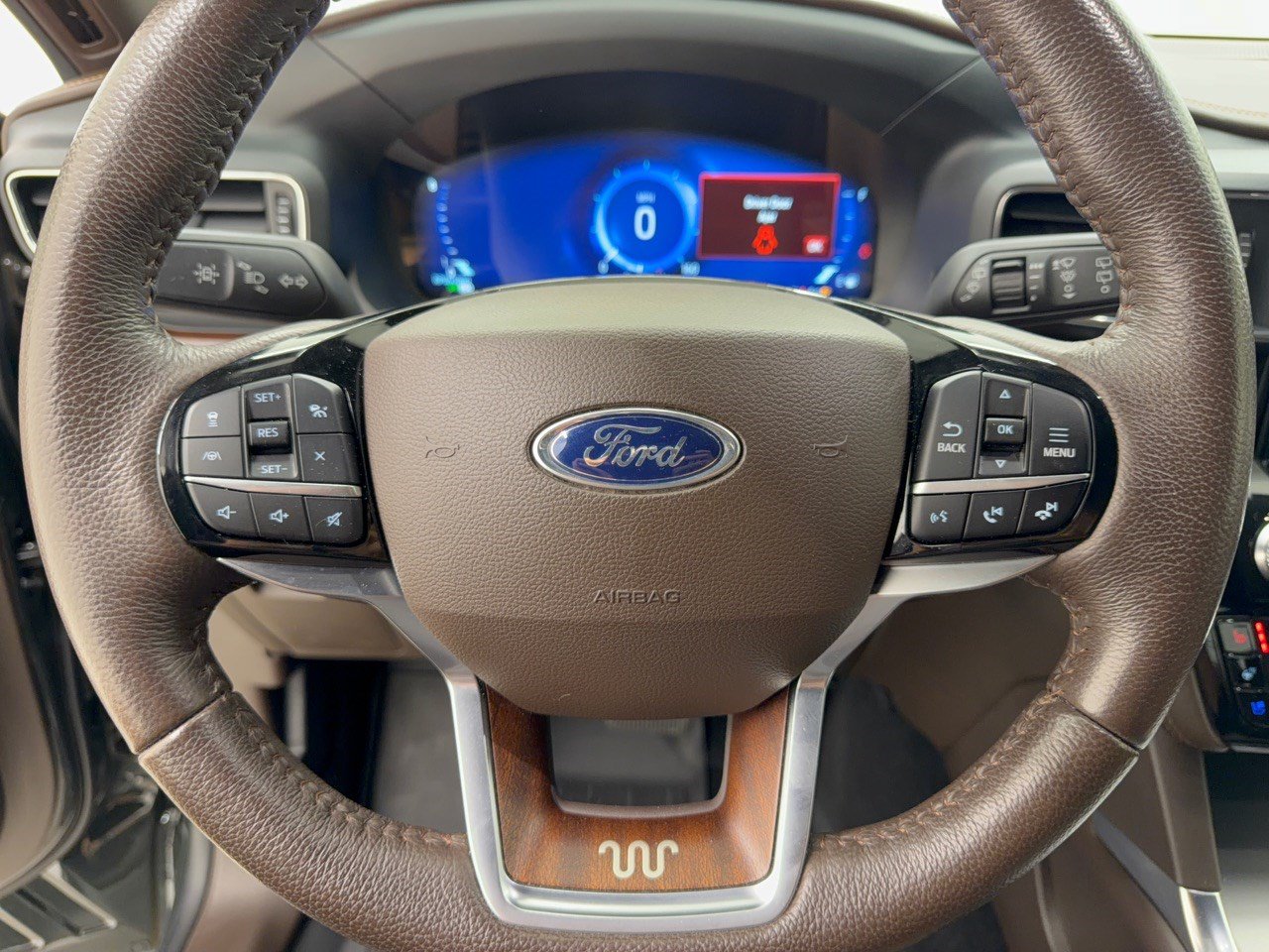 Used 2022 Ford Explorer King Ranch w/ Class IV Trailer Tow Package AWD/4WD image 10