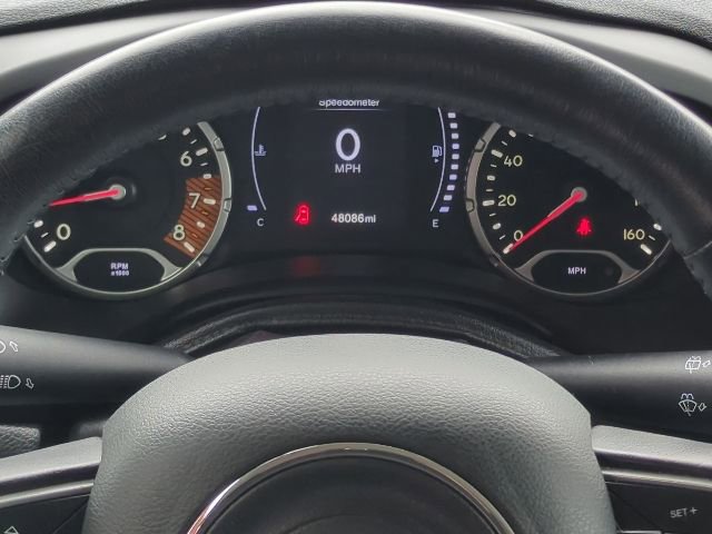 Used 2019 Jeep Renegade Latitude w/ Cold Weather Group image 14