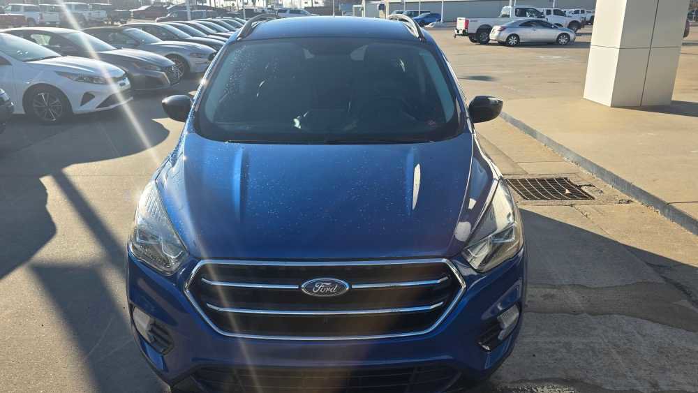 Used 2018 Ford Escape SE w/ SE Sport Appearance Package image 3