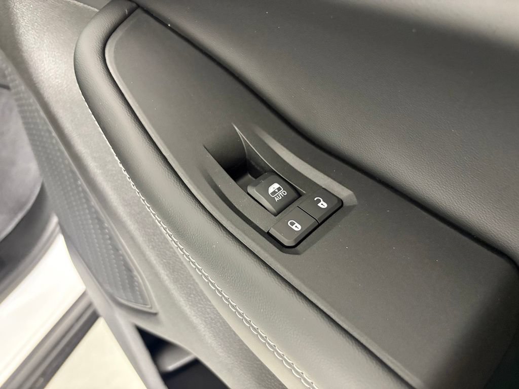 New 2027 Jeep Grand Cherokee Laredo X RWD image 13