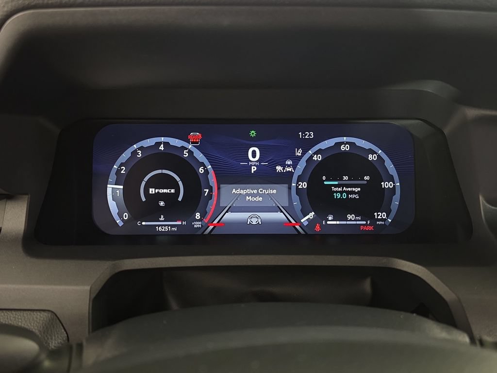Used 2025 Toyota 4Runner TRD Off-Road Premium AWD/4WD image 17