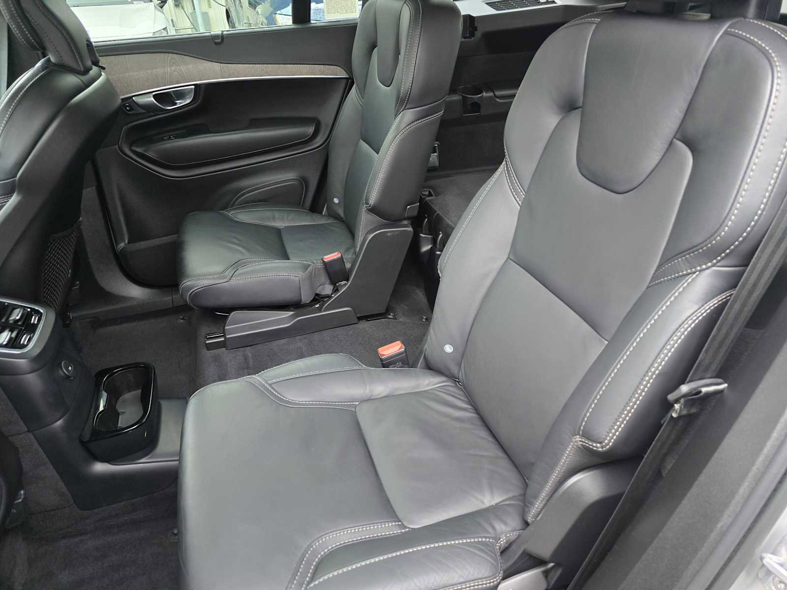 Certified 2023 Volvo XC90 T8 Ultimate w/ Protection Package Premier image 19