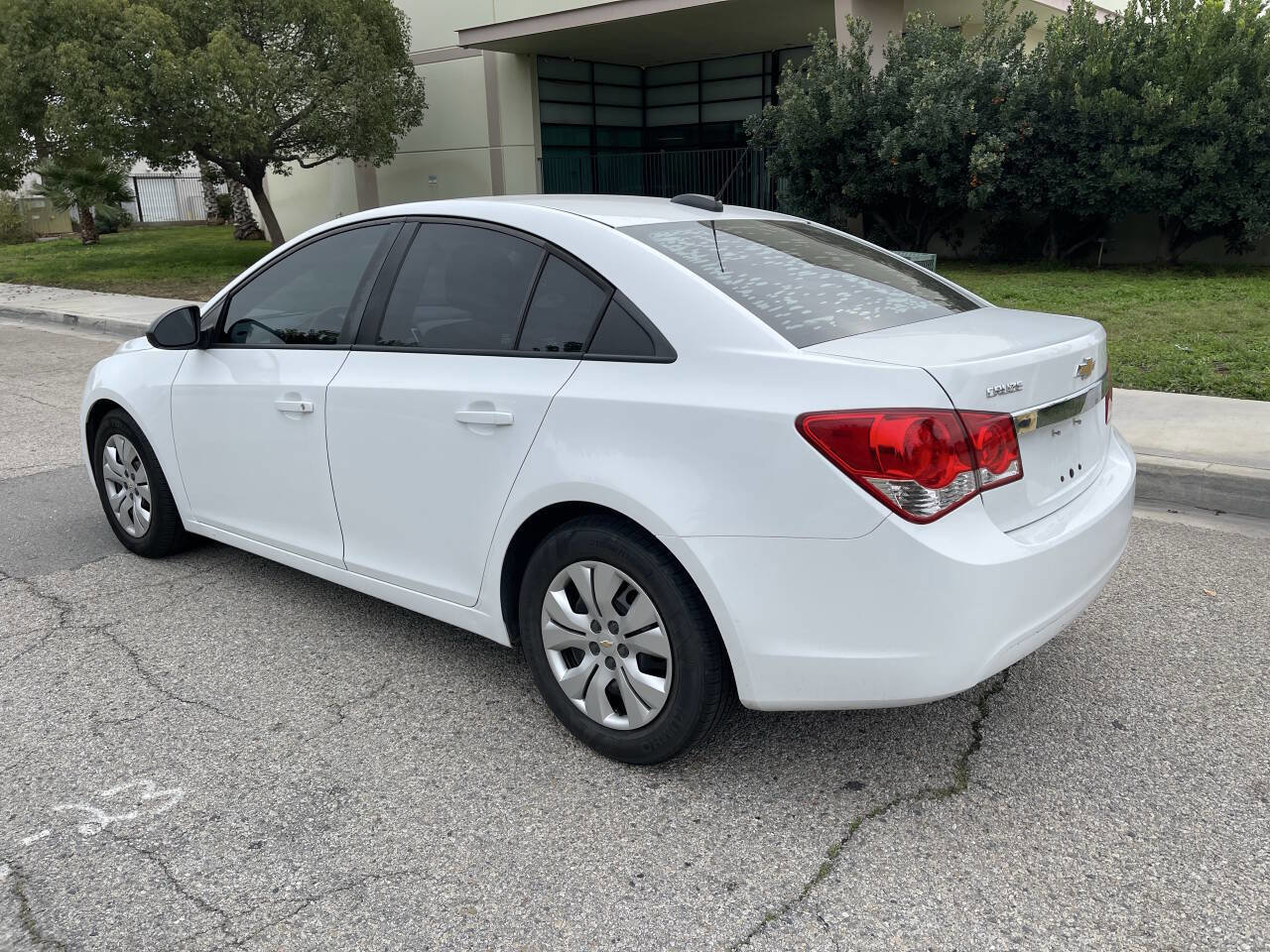 Used 2015 Chevrolet Cruze LS FWD image 7
