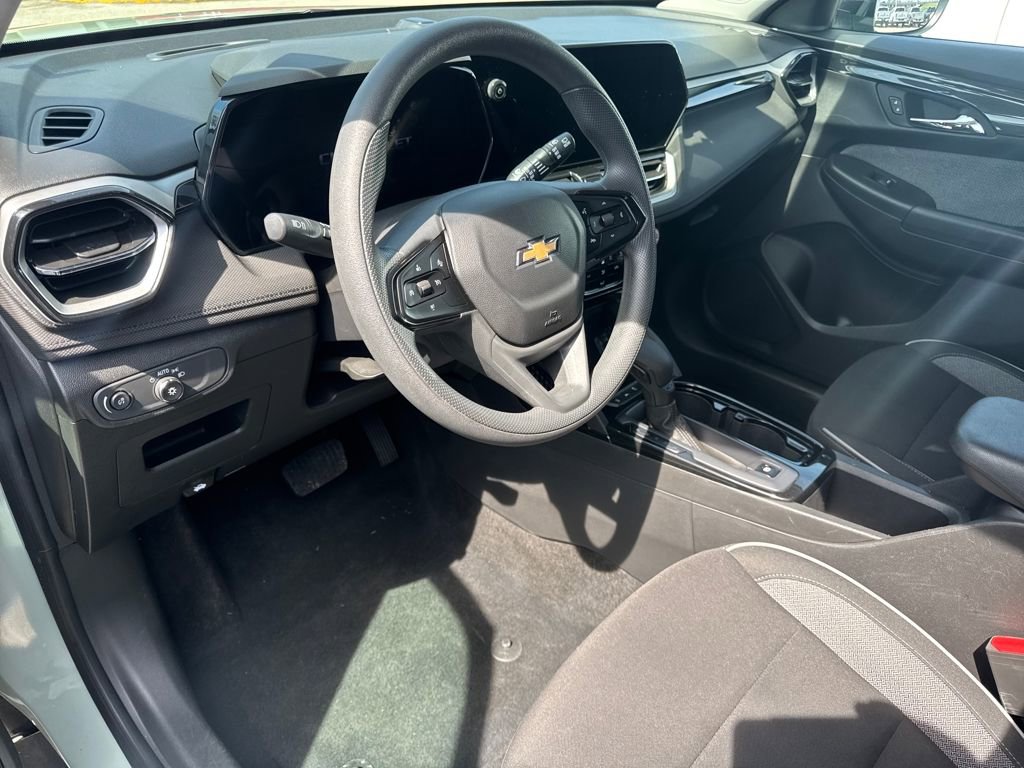 Used 2025 Chevrolet TrailBlazer LT image 6