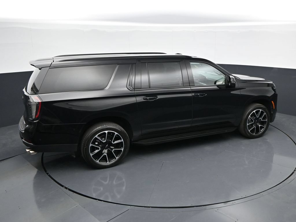 Used 2025 Chevrolet Suburban RST w/ Comfort Package AWD/4WD image 45