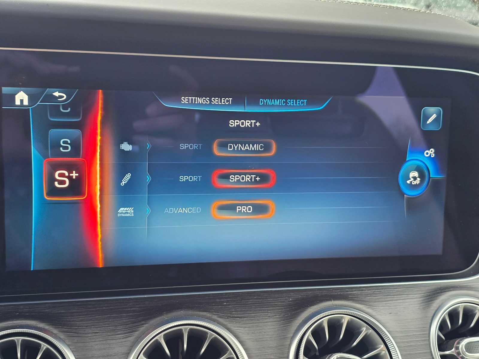 Used 2024 Mercedes-Benz AMG GT 43 image 31