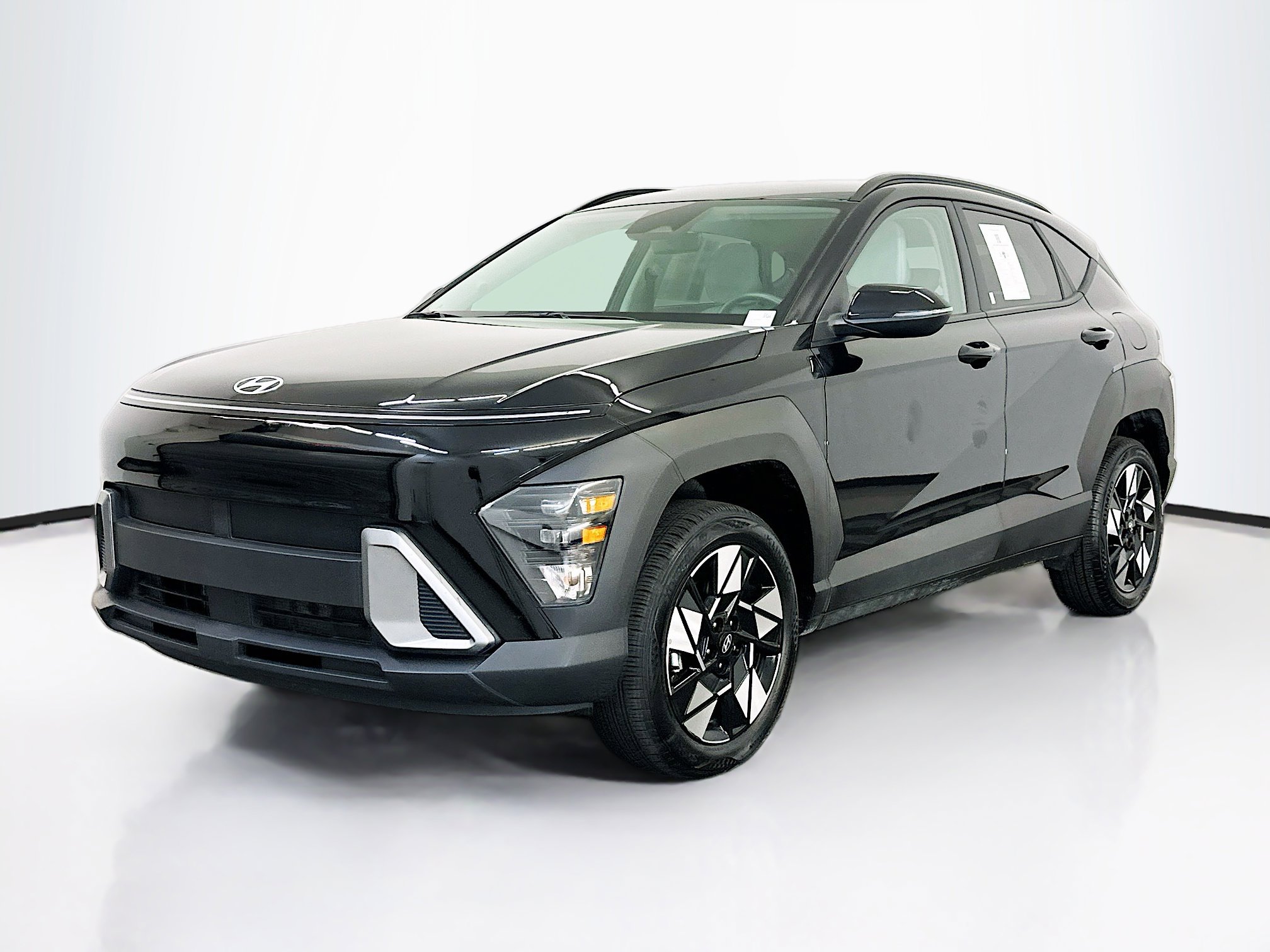 Used 2025 Hyundai Kona SEL AWD/4WD image 3