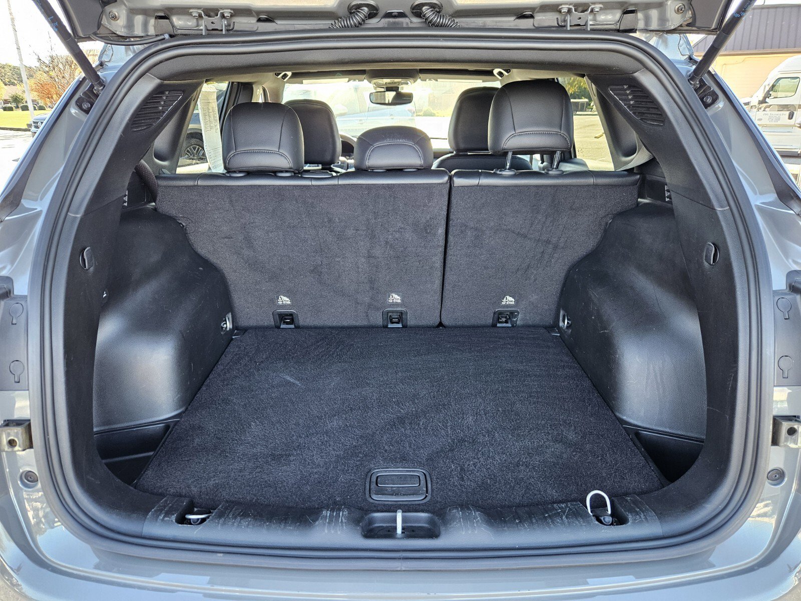 Used 2024 Jeep Compass Trailhawk image 12