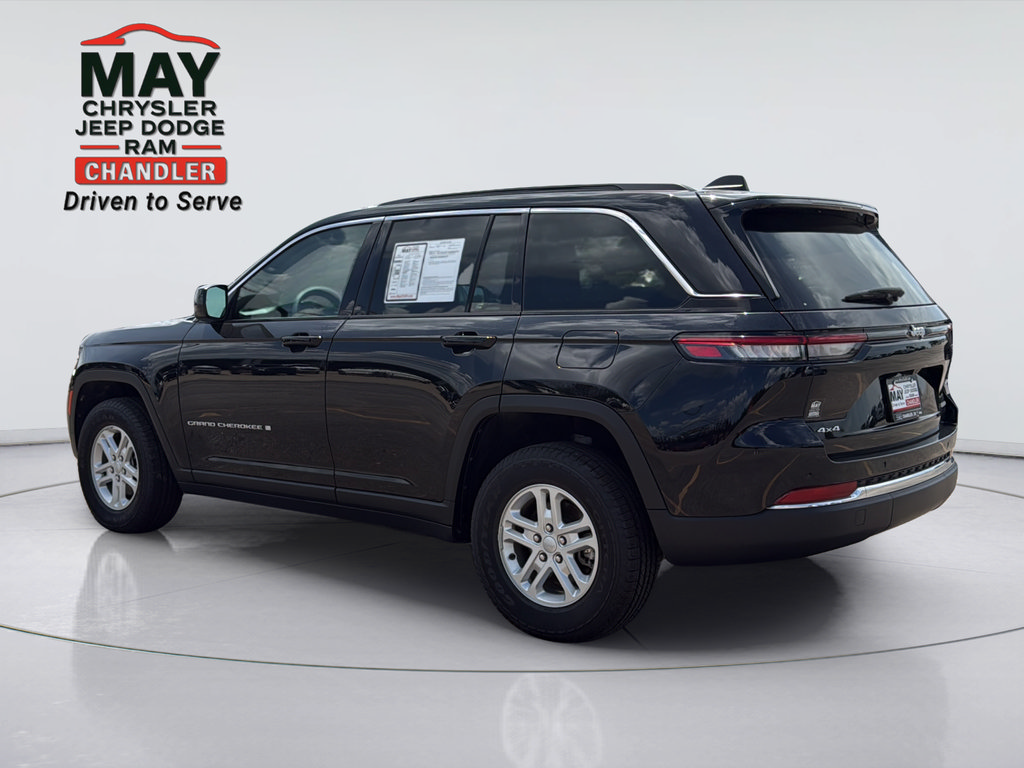 Certified 2024 Jeep Grand Cherokee Laredo w/ Trailer Tow Package AWD/4WD image 5