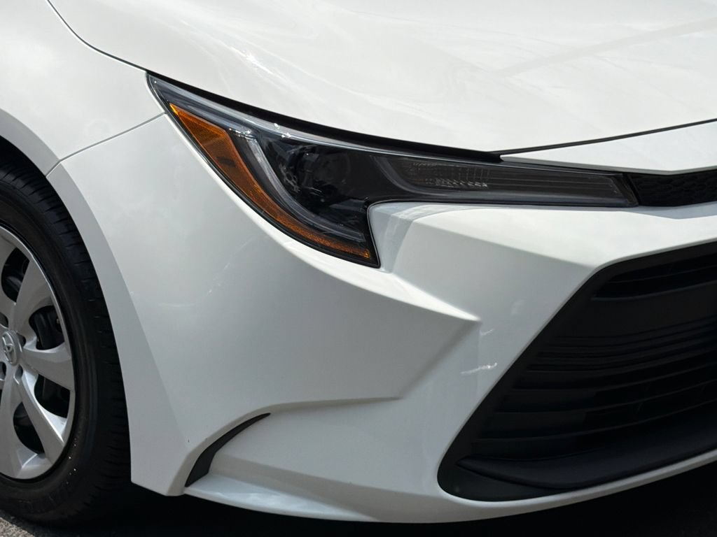 Used 2025 Toyota Corolla LE FWD image 8
