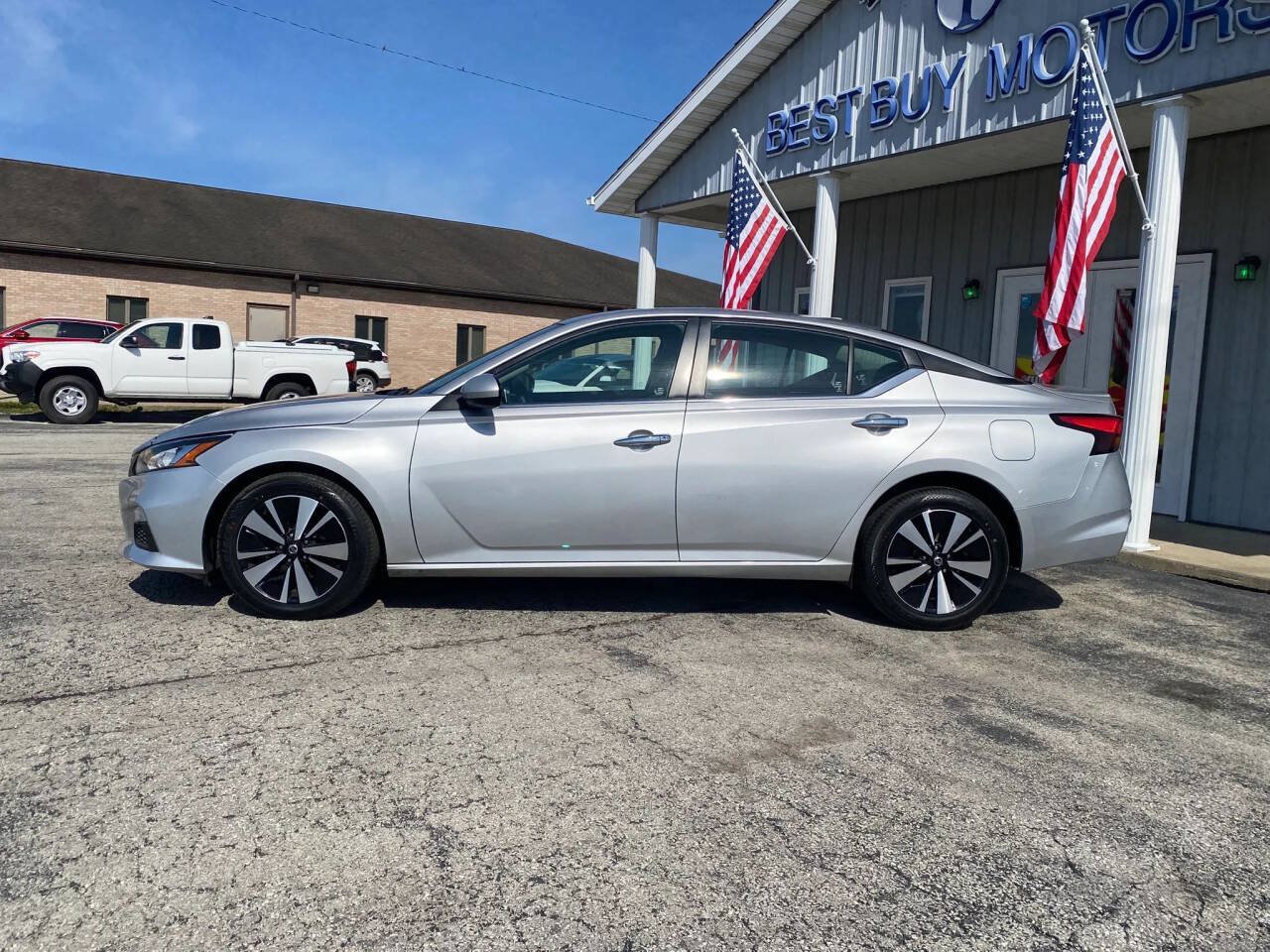 Used 2022 Nissan Altima 2.5 SV AWD/4WD image 2