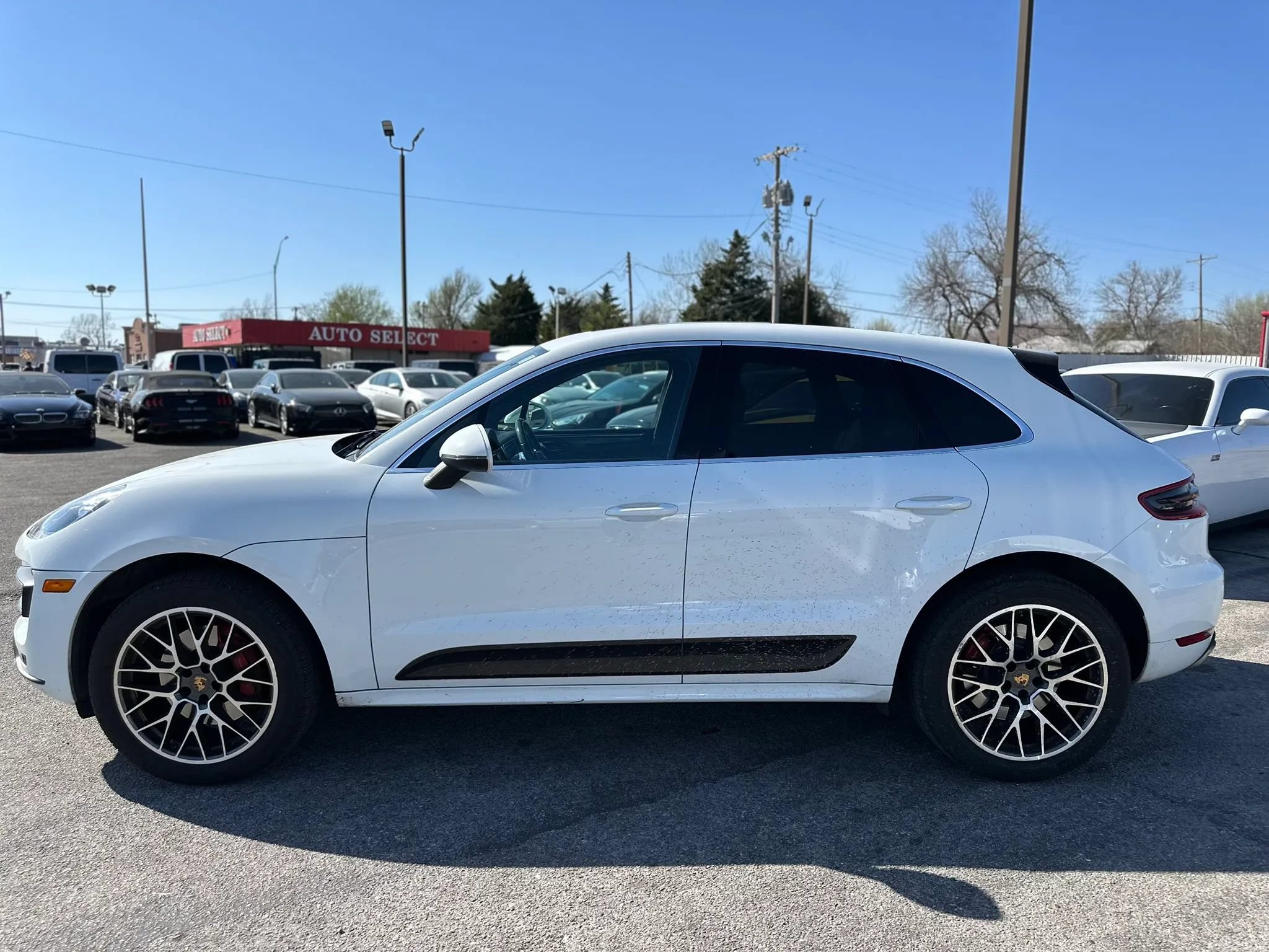 Used 2015 Porsche Macan Turbo AWD/4WD image 9