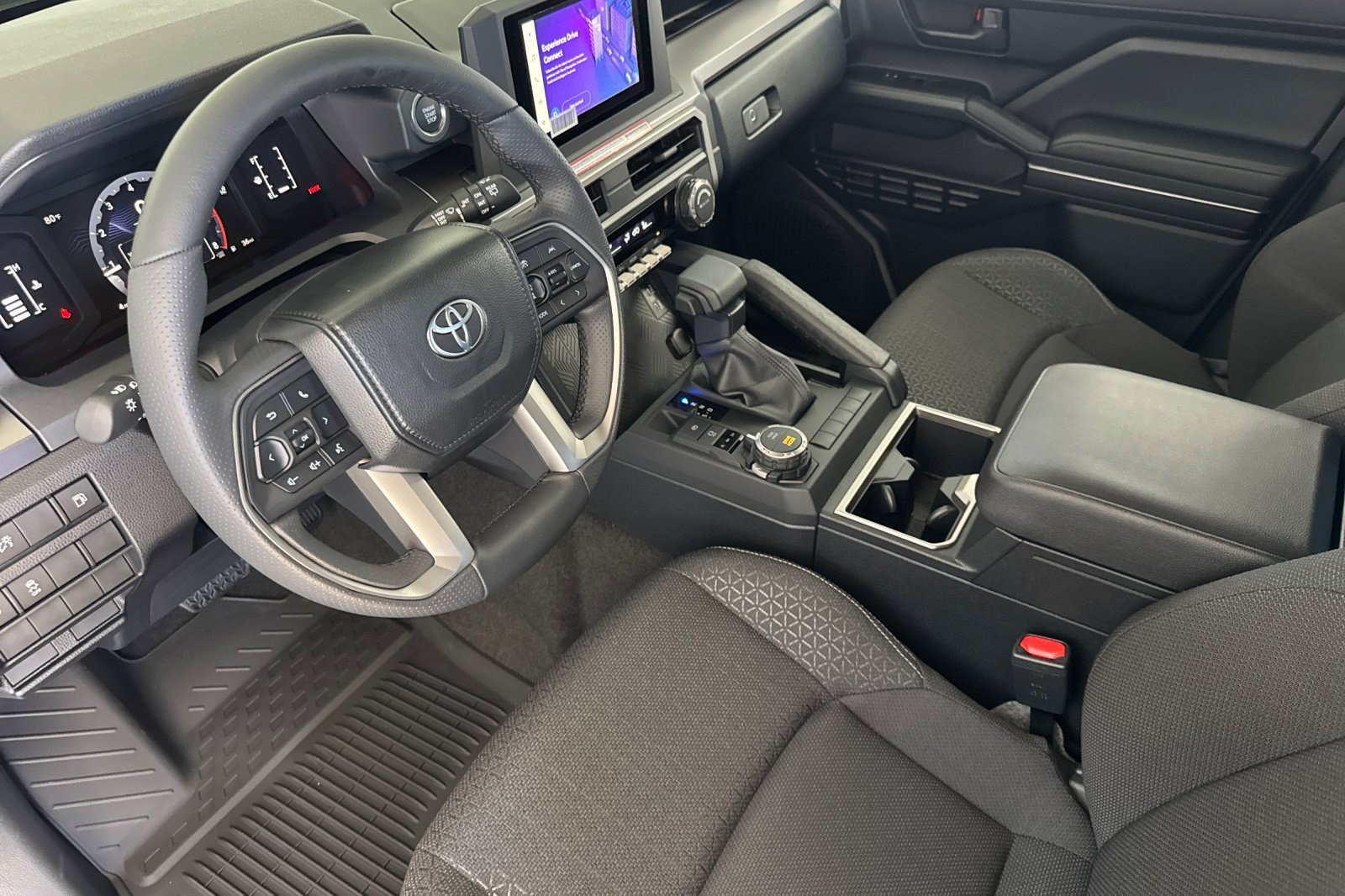 New 2026 Toyota 4Runner SR5 AWD/4WD image 4