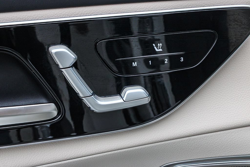 Used 2025 Mercedes-Benz GLC 300 4MATIC image 21