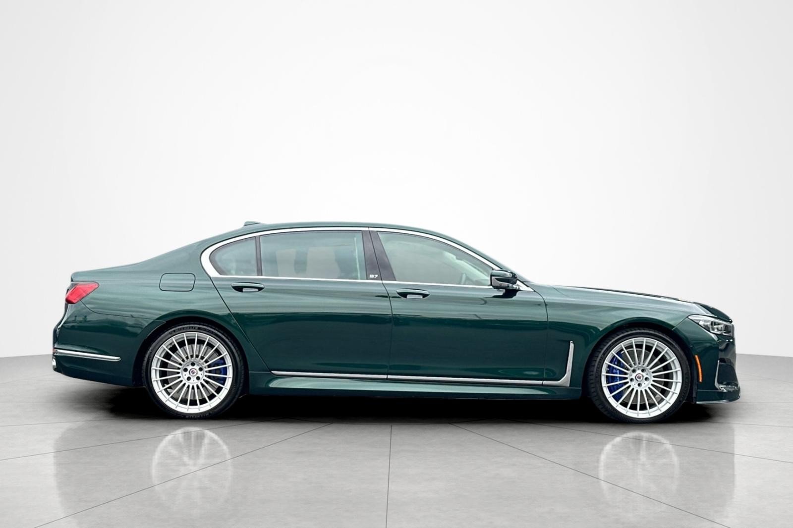 Used 2022 BMW ALPINA B7 xDrive w/ Luxury Rear Seating Package AWD/4WD image 6