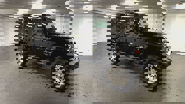 Used 2014 Jeep Wrangler Unlimited Sahara w/ Dual Top Group image 2