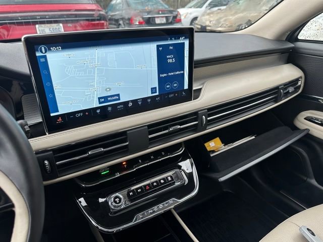 Certified 2025 Lincoln Corsair AWD w/ Equipment Group 101A image 14
