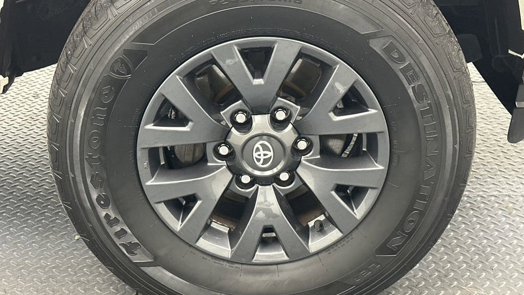 Used 2023 Toyota Tacoma SR5 w/ Technology Package image 18