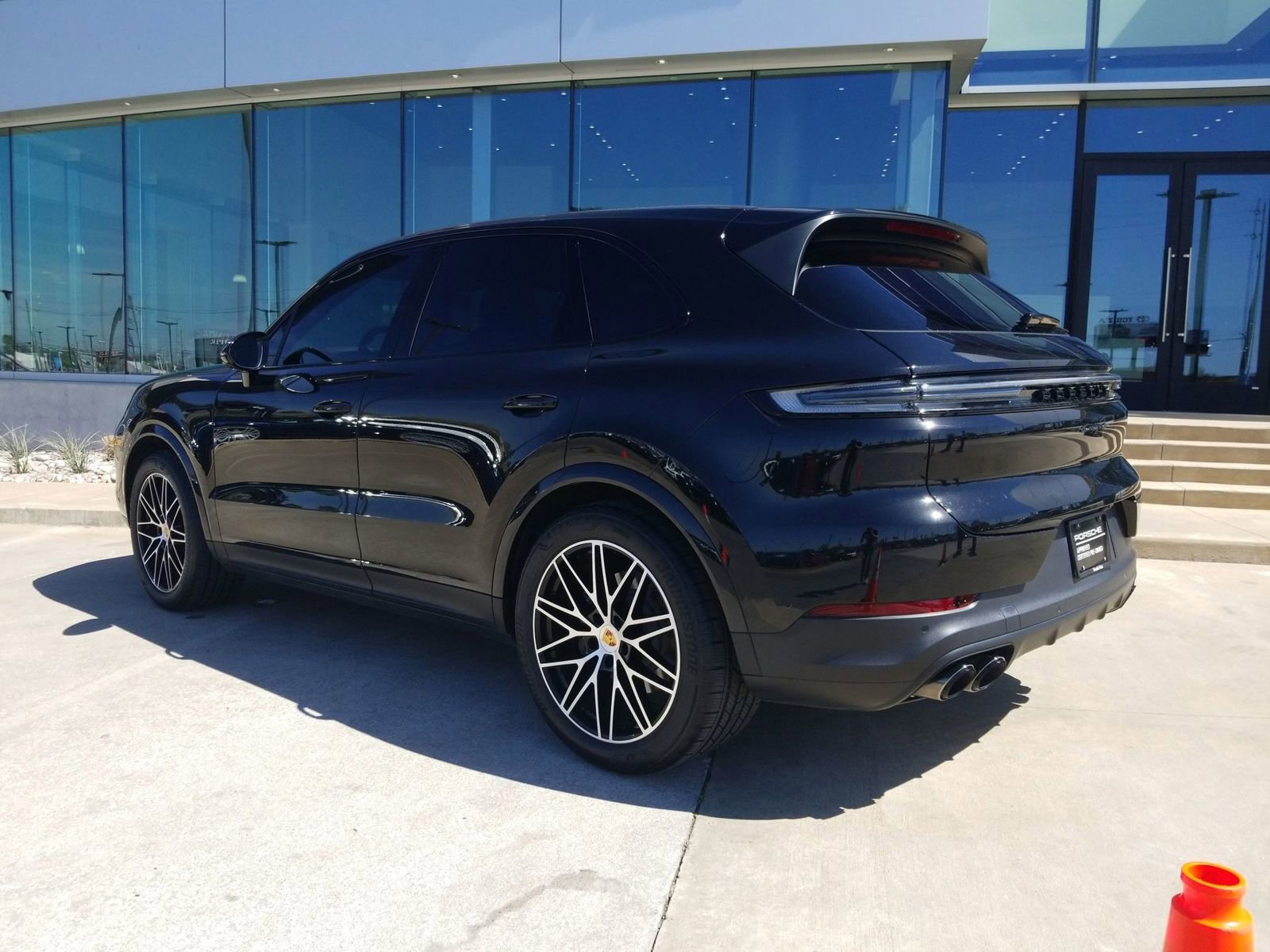 Used 2024 Porsche Cayenne image 3