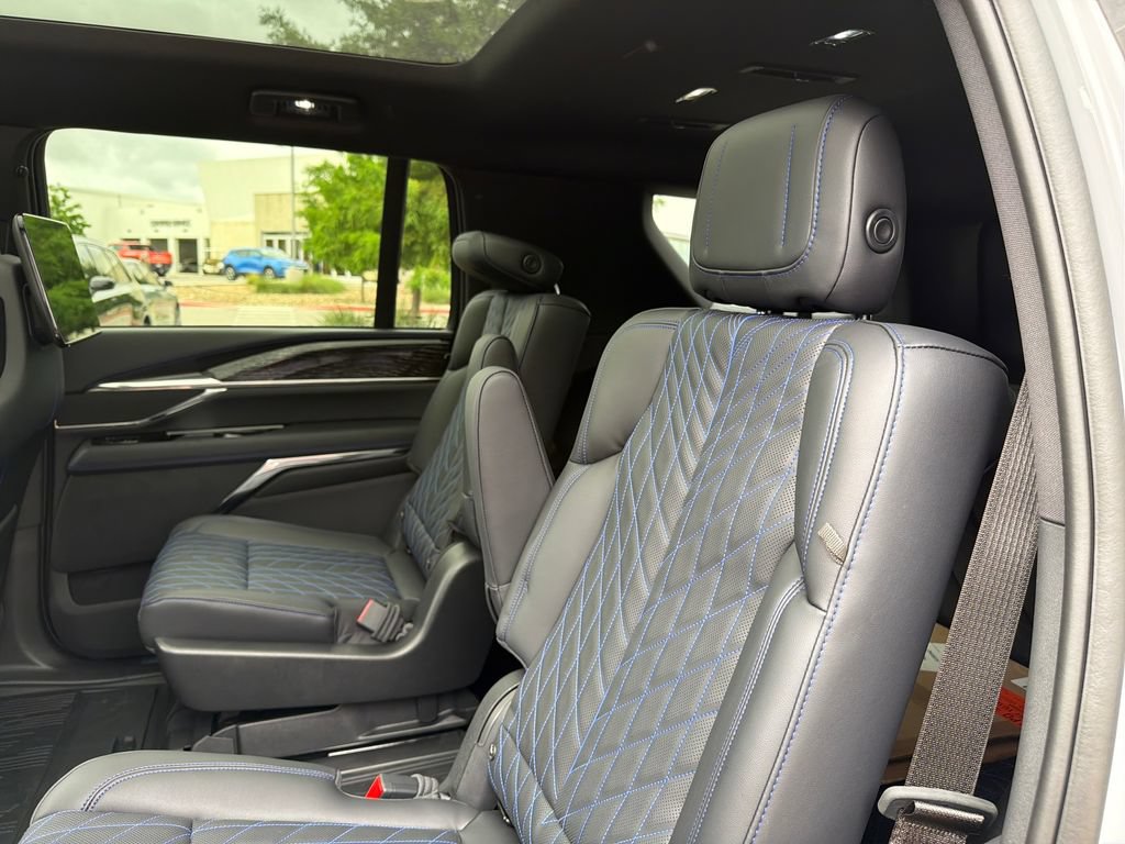New 2026 Cadillac Escalade IQL Sport 1 w/ LPO, Floor Liner Package AWD/4WD image 37