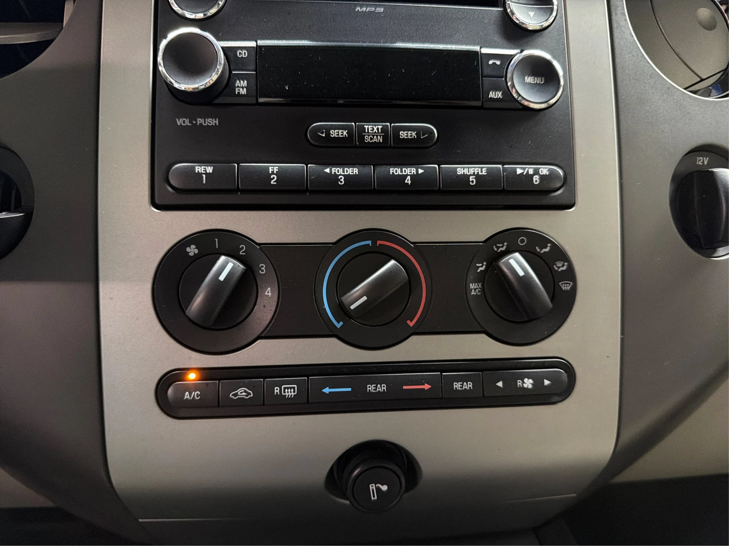 Used 2012 Ford Expedition XLT RWD image 19