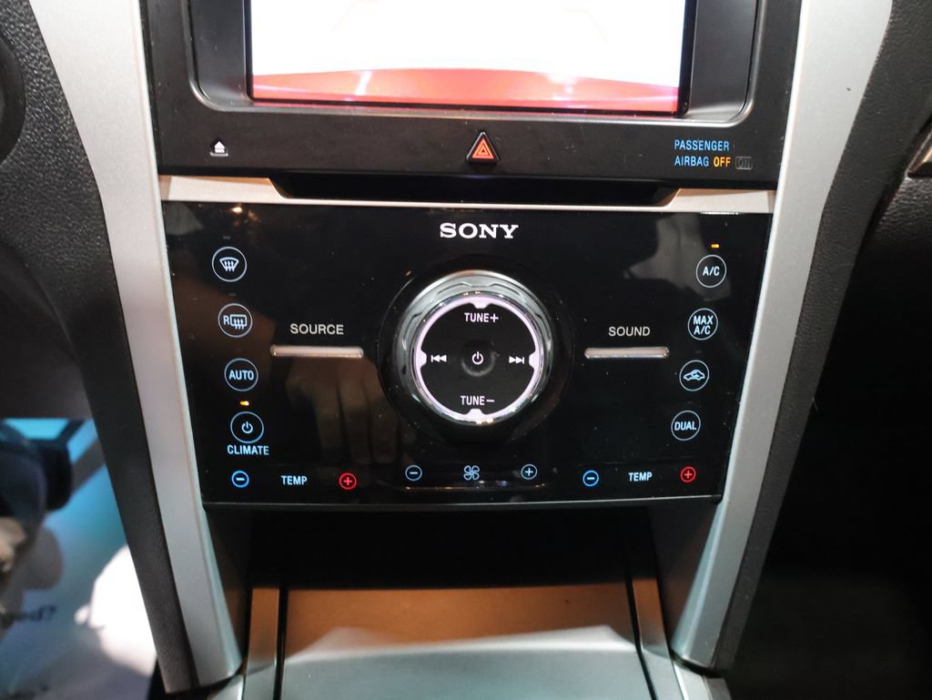 Used 2015 Ford Explorer Sport w/ Equipment Group 401A AWD/4WD image 28