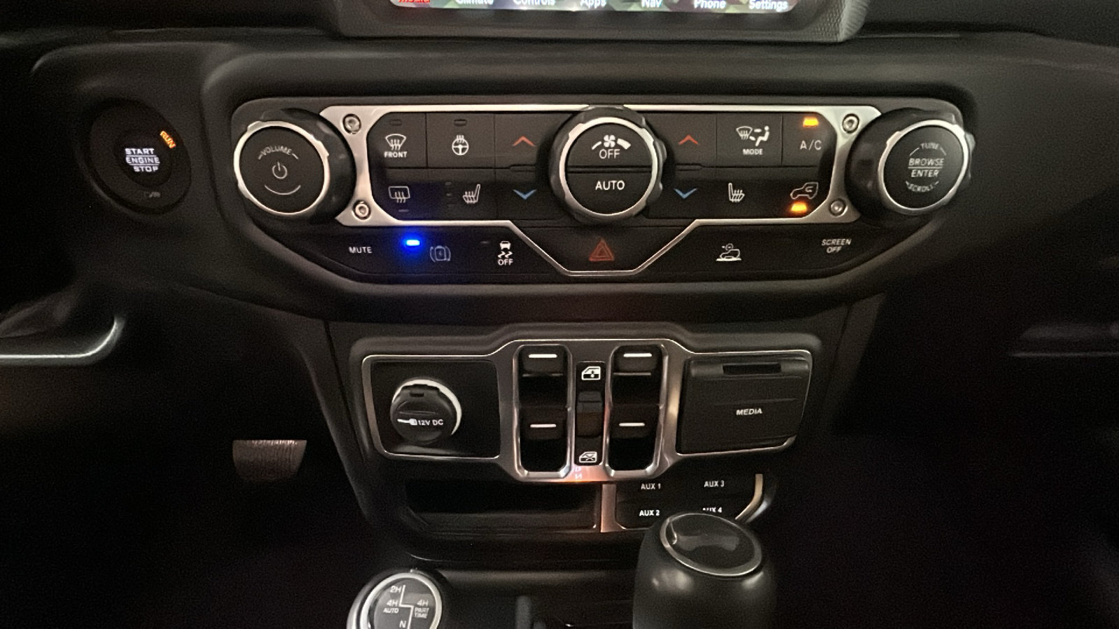 Used 2023 Jeep Wrangler Unlimited Sahara w/ Cold Weather Group AWD/4WD image 26