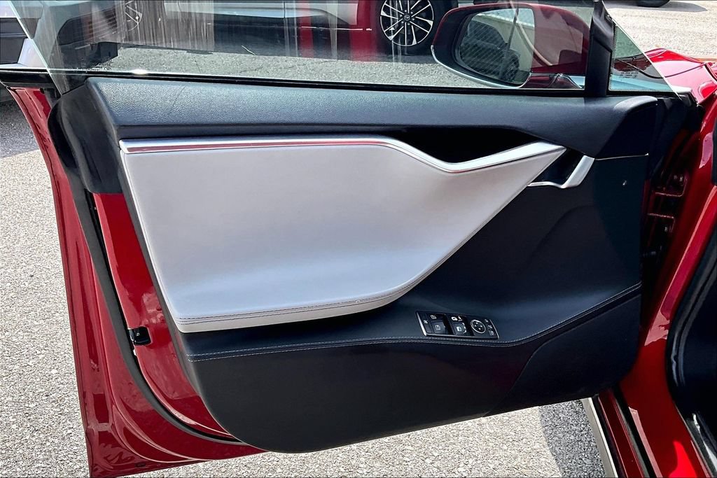 Used 2014 Tesla Model S P85 RWD image 23
