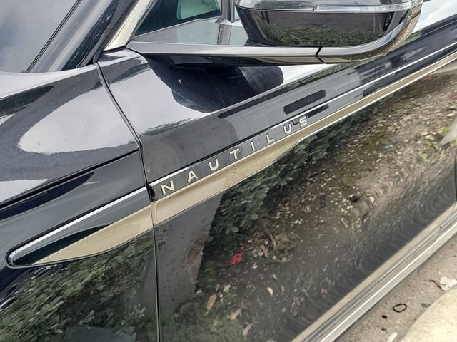 Certified 2024 Lincoln Nautilus Black Label AWD/4WD image 3