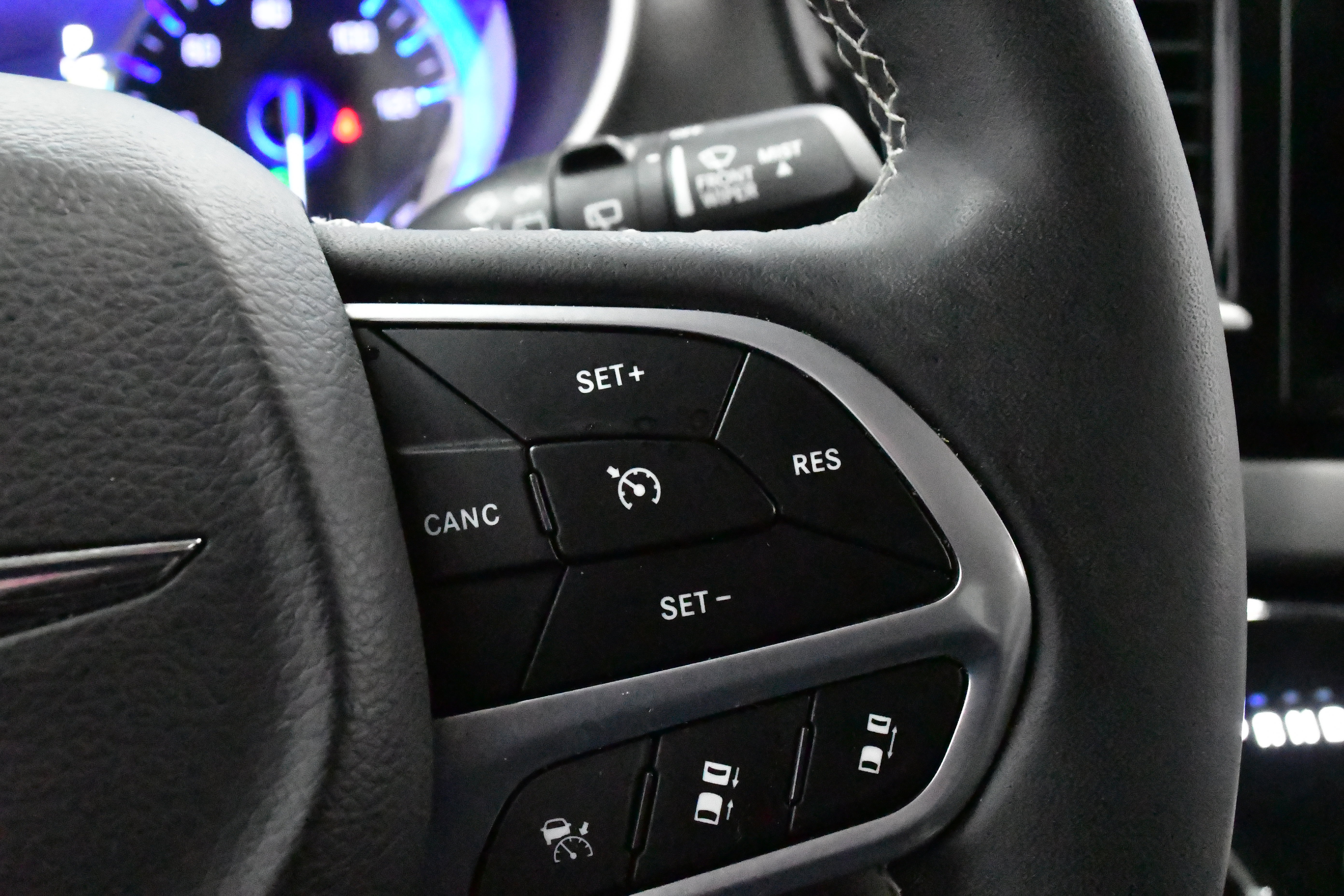 Used 2023 Chrysler Pacifica Limited image 49