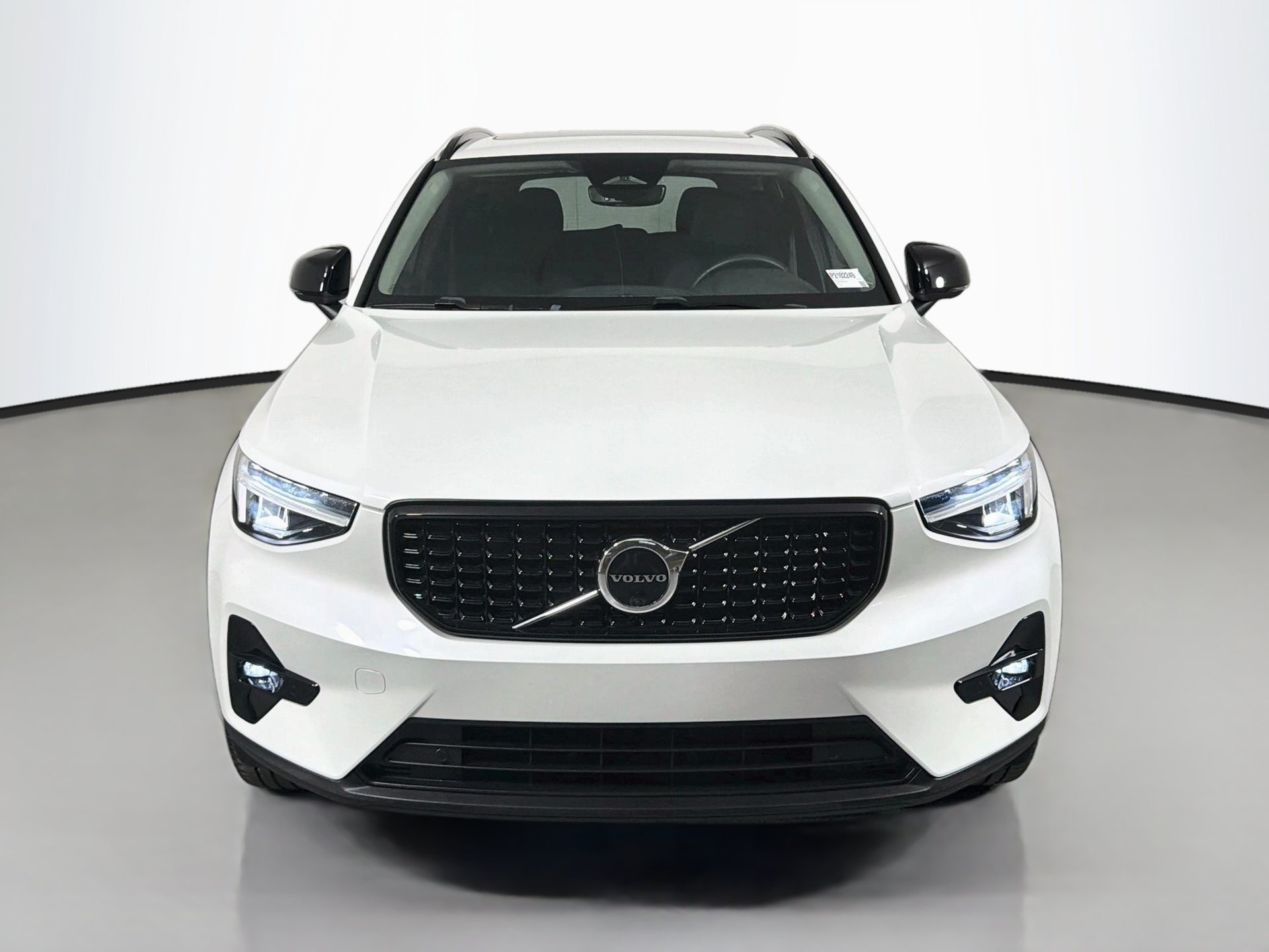 Certified 2023 Volvo XC40 B4 Plus w/ Protection Package Premier FWD image 2