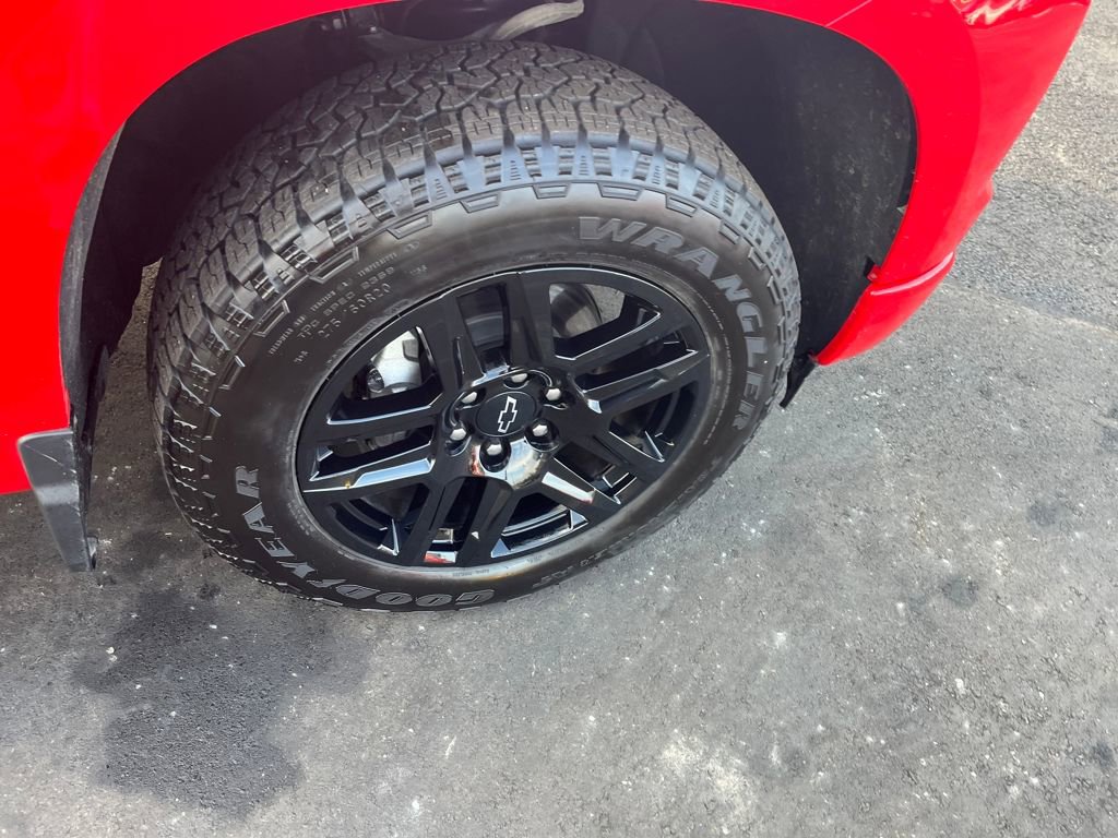 Used 2025 Chevrolet Silverado 1500 Custom w/ Turbomax Blackout Package image 32