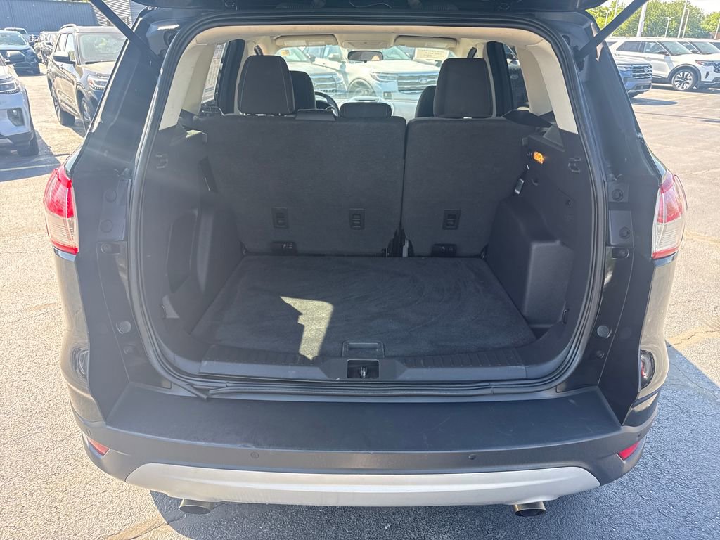 Used 2016 Ford Escape SE w/ Equipment Group 201A FWD image 12