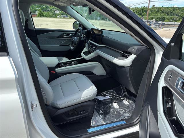 New 2026 Ford Explorer Platinum w/ LUX Leather Package AWD/4WD image 19