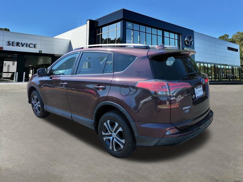 Used 2018 Toyota RAV4 LE image 6