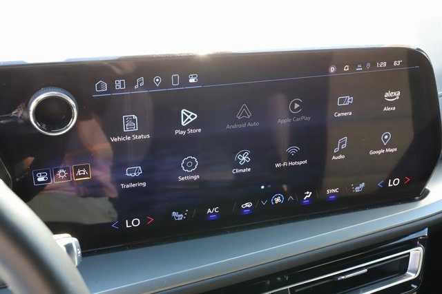 Used 2025 Chevrolet Traverse LT image 31