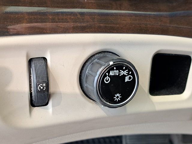 Used 2018 Cadillac Escalade Luxury image 15