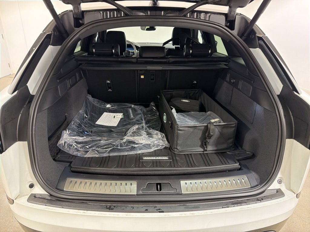 New 2026 Land Rover Range Rover Velar Dynamic SE image 29