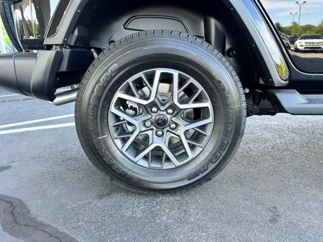 New 2025 Jeep Wrangler Sahara image 34