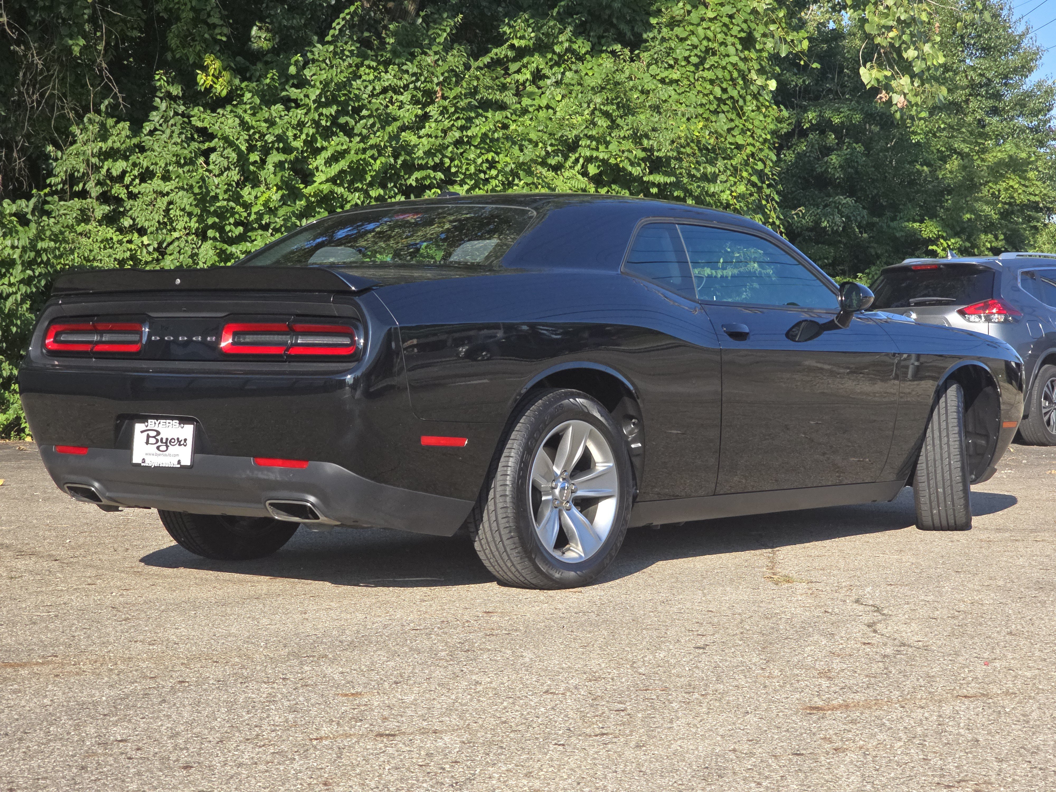 Used 2019 Dodge Challenger SXT RWD image 7