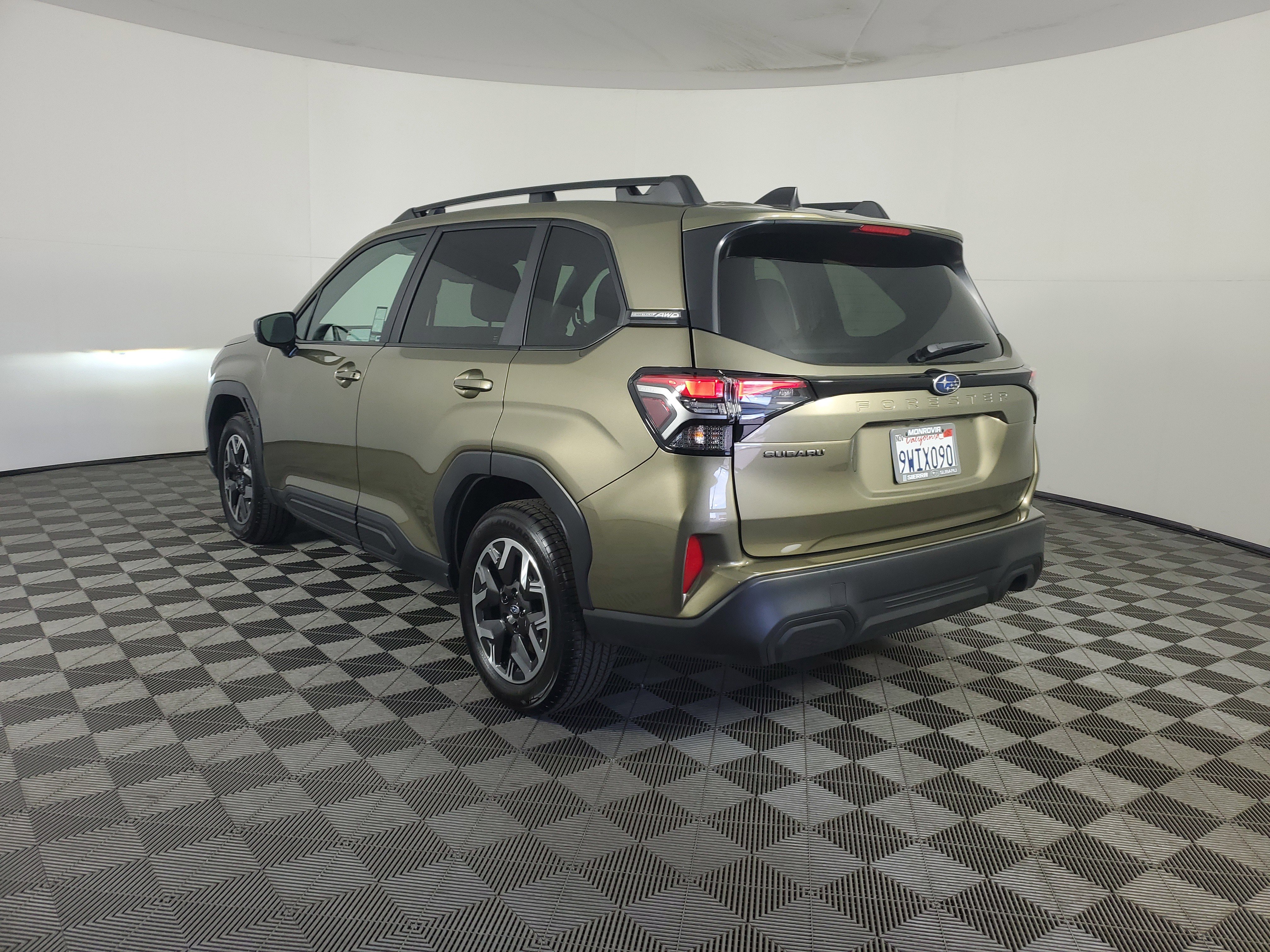 Used 2026 Subaru Forester Premium image 6