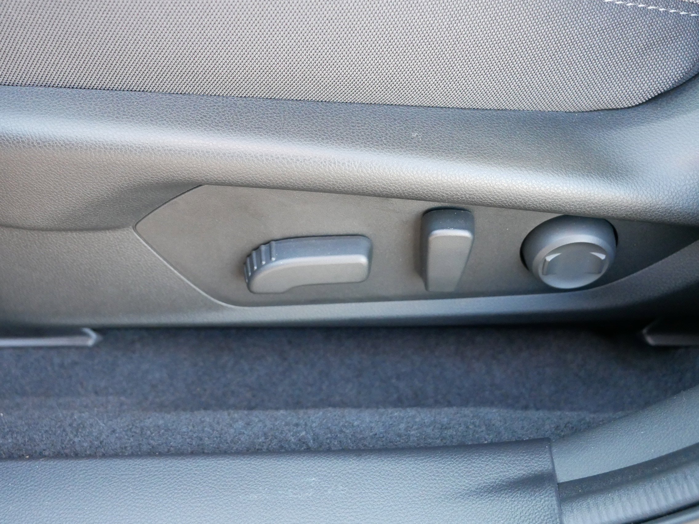 Certified 2025 Subaru Crosstrek 2.0i Premium image 21