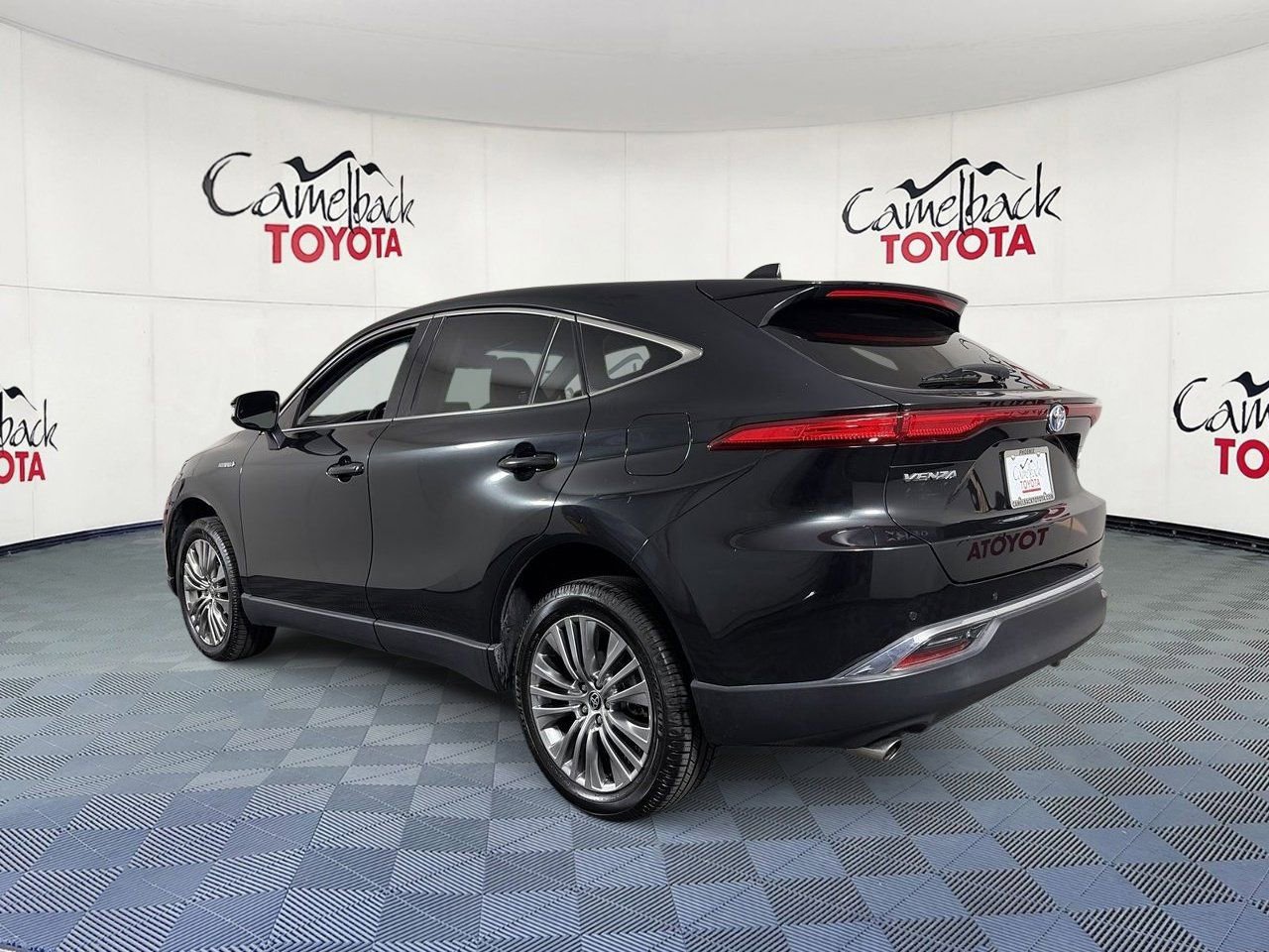 Used 2021 Toyota Venza Limited w/ Advanced Technology Package AWD/4WD image 6