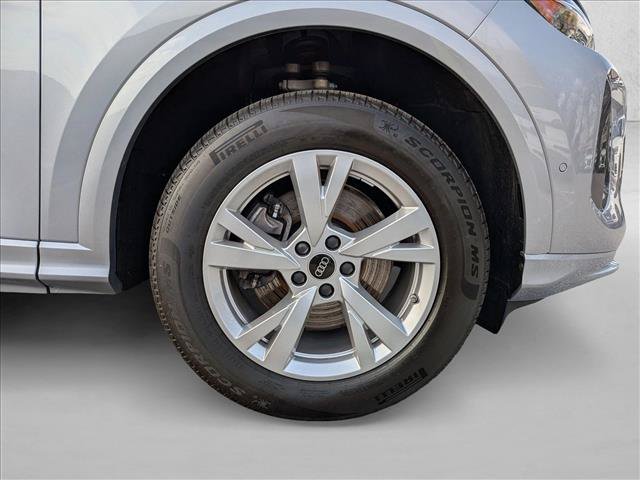 Used 2025 Audi Q5 Premium w/ Convenience Package AWD/4WD image 27