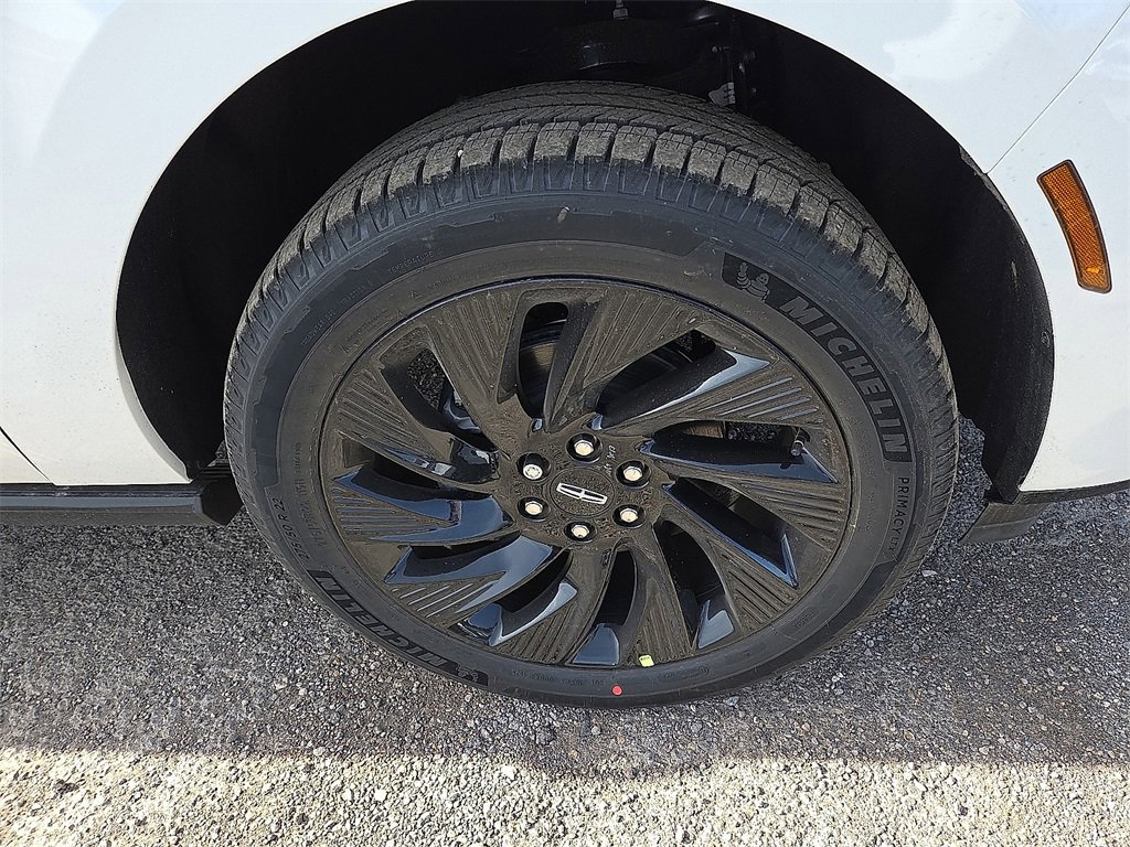 New 2026 Lincoln Navigator L Reserve w/ Jet Appearance Package image 7