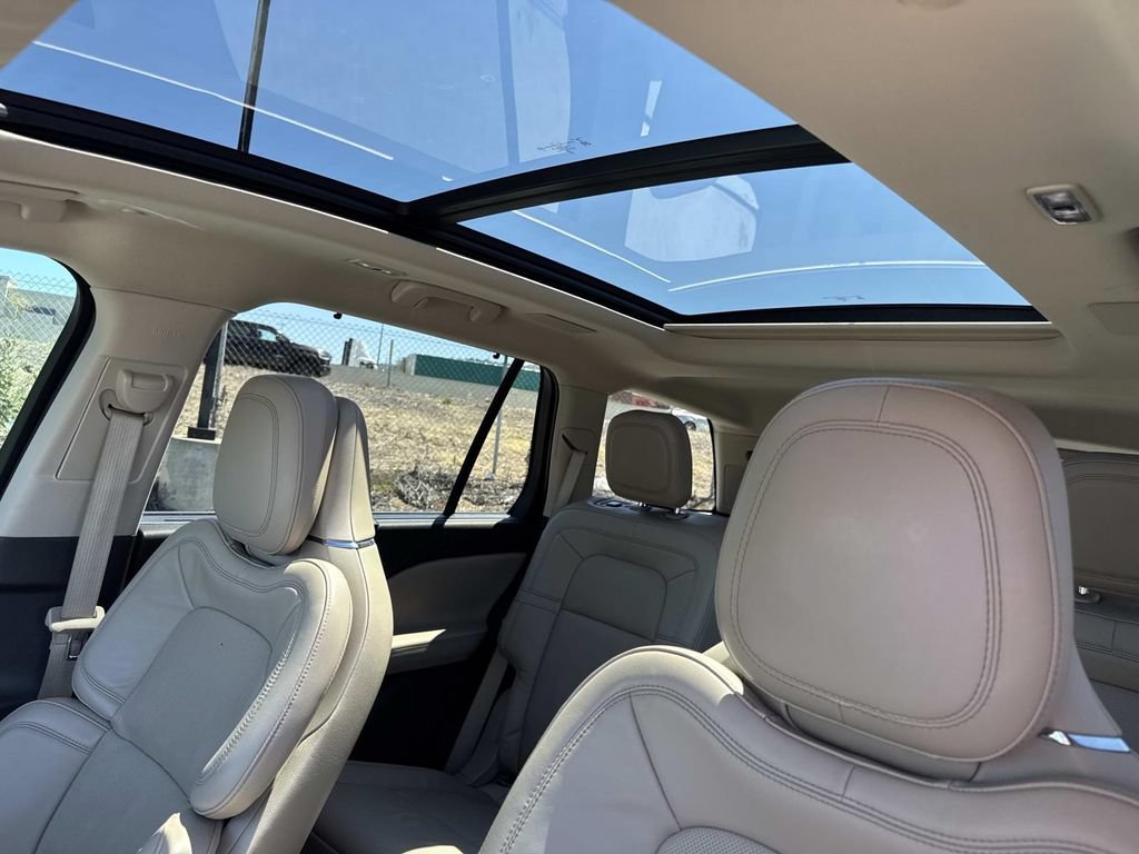 Used 2023 Lincoln Aviator Reserve w/ Equipment Group 201A RWD image 10