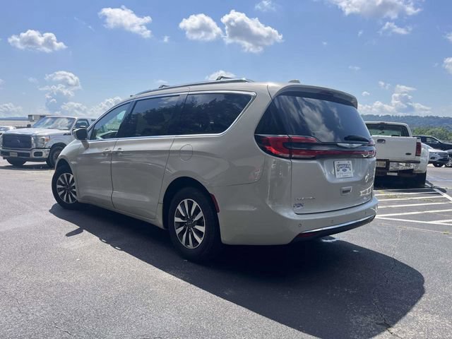 Used 2021 Chrysler Pacifica Touring-L FWD image 6