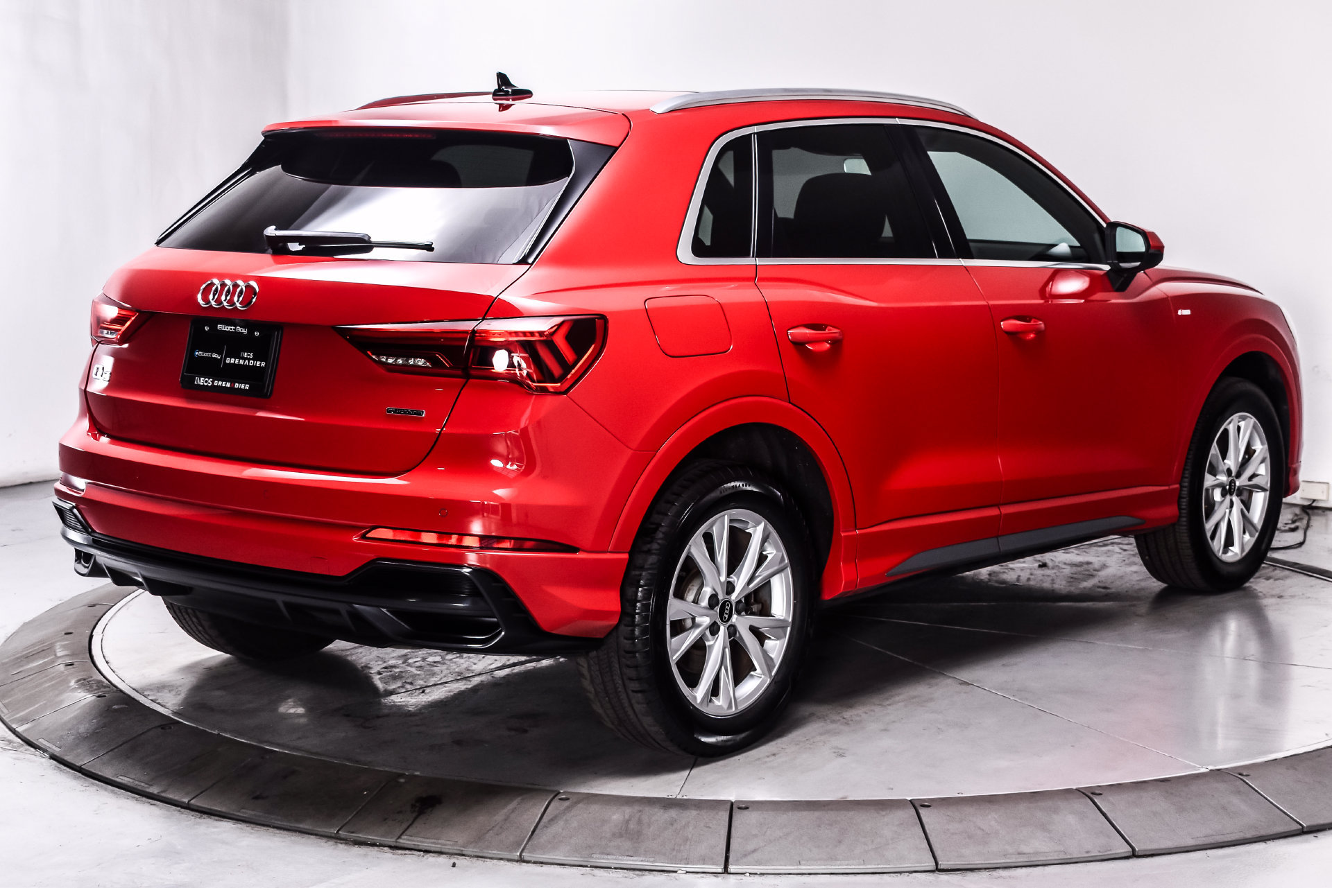 Used 2022 Audi Q3 2.0T Premium AWD/4WD image 6